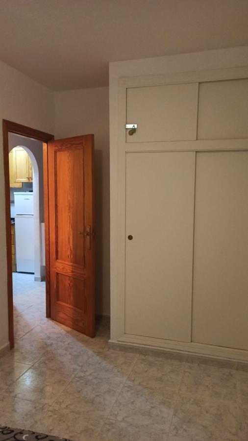 Apartment Only 250M From The Beach Los Locos Torrevieja Bagian luar foto