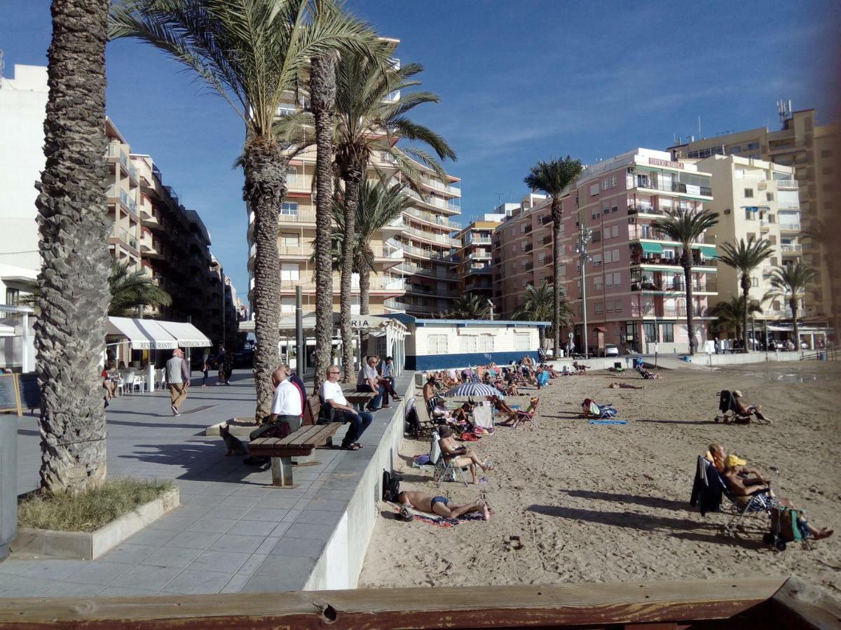 Apartment Only 250M From The Beach Los Locos Torrevieja Bagian luar foto